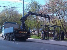 Гласуват края на "уродливата" концесия на спирките в града
