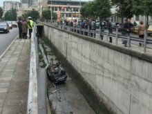 Пиян шофьор прати джипа си в коритото на река със 7-метров полет