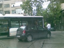 Катастрофа с автобус предизвика задръстване на бул. "Руски"