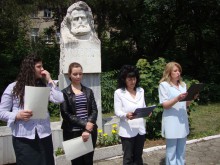 В Перущица почетоха Христо Ботев с тържество в навечерието на 2-ри юни