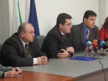 Заловиха шестима телефонни измамници