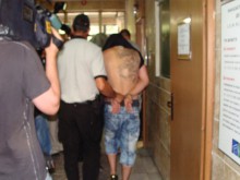 Оставиха в ареста хванатия за разпространение на наркотици полицай