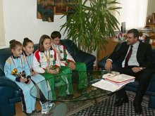 Славчо Атанасов се срещна с деца, трениращи спортно ушу и художествена гимнастика