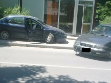 Мъж пострада при тежка тройна катастрофа