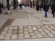 Сменят настилката на Малката Главна