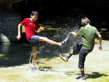 "Жълт код" за цялата страна заради големите жеги
