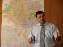 Кметът Славчо Атанасов се среща със студенти от Икономическия колеж