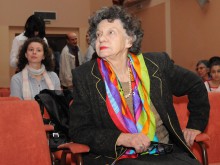 Жегата повали Стоянка Мутафова в Пловдив