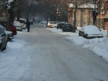 Пловдивчани: Малките улички останаха под снега