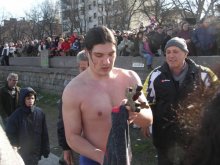 Спират движението по няколко улици заради празнично шествие