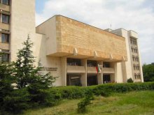 Държавата опитва контрол срещу свръхприема във вузовете