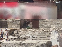 Започва разкриването на пространството под стълбите на Форума