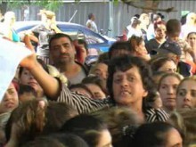 Хиляди обсадиха социалната служба в "Столипиново"