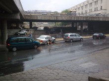 Верижна катастрофа в подлеза под Централна поща, без пострадали
