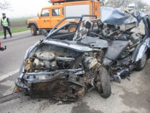 9-месечно бебе пострада след челен сблъсък между два автомобила