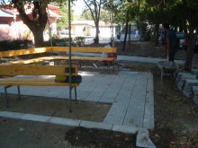 Продължава изграждането на нова детска площадка в "Южен"