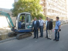 Изграждат ново улично осветление в "Източен"