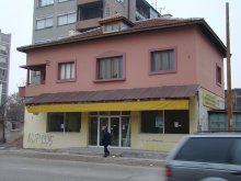 Изпразват "Розовата къща"