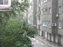 Разкъсана облачност днес, на места е възможно да превали