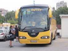 Ботев с Караславов и Бамого в Ловеч