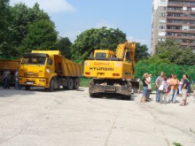Изграждат спортна площадка в района на ОУ "Тодор Каблешков"