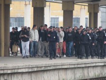 Шествието с агитката на ЦСКА стигна до стадиона без ексцесии