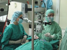 4 уникални очни операции демонстрираха в Пловдив
