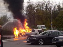 Кола с газова уредба се самозапали на бул. "България"