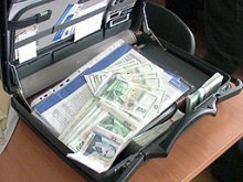 Всеки българин с 1000 евро кредит