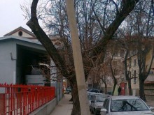 Читатели: Много от електрическите стълбове в Пловдив са опасни!