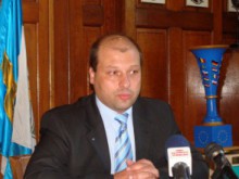 ОбС прие шефът на Дирекция "Правна" да влезе в комисията за избор на нов управител на болница "Св. Пантелеймон" 