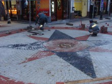 Посрещаме Коледа с нова настилка на цялата Малка Главна
