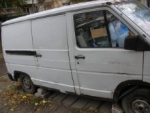 Читател благодари на Plovdiv24.bg за премахването на три трошки в "Централен", превърнати в складове за боклуци