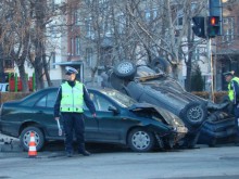 29-годишен шофьор минал на червено и причинил катастрофата в Кючука