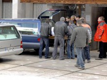 Погребаха Тепавичарови в Нареченските Бани