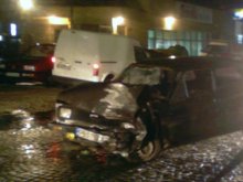 Два автомобила са катастрофирали снощи на Коматевско шосе