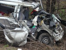 Двамата катастрофирали турски граждани са в критично състояние