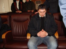 Лазар Колев се разплака в съдебната зала! Майка му: Боклуци!