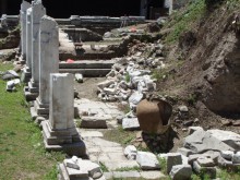 Археолози спасяват плячкосаната от иманяри крепост "Воден"