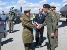 Военна делегация от Испания посети авиобаза Граф Игнатиево