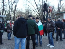 Ден втори: Викове "мафия" пред EVN в Пловдив! 