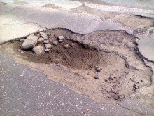 Огромни дупки превръщат път в Пловдивско в "убиец"