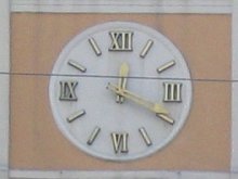 Местим часовниците с 1 час напред