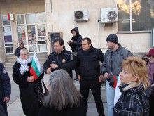 На алтернативния протест: Подкрепяме Борисов и правителството. Искаме втори мандат на ГЕРБ