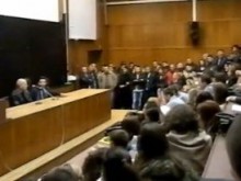 Слави Трифонов и депутатът от БСП Корумбашев надъхват студенти да протестират