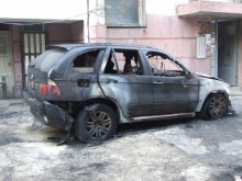 Взривиха джип в "Тракия", пострадаха и други коли