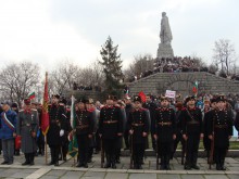 Хиляди пловдивчани се поклониха пред паметника на руските освободители