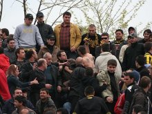 Една година без посещение на мачове за побойника от дербито