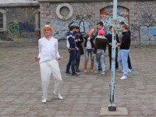 Харлем шейк в Пловдив: Клиповете с танцуващи ученици били абсолютно неприлични