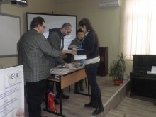 Гимназисти от ЕГ "Иван Вазов" дописваха "Недоизречено" на Стефан Бонев